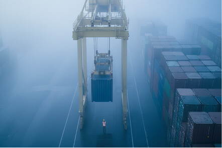 Port area: 960,000 sqm